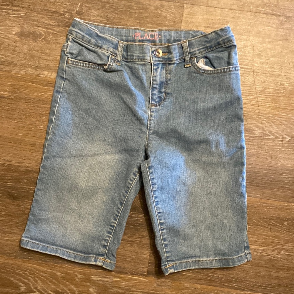 Like New Children’s Place Girls Bermuda Style Jean Shorts perfect for Summer Fun